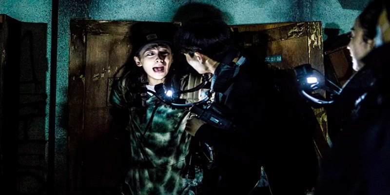 GONJIAM - HOSPITAL MALDITO: O horror de um grupo de caça-fantasmas via web - Por Marcos Souza