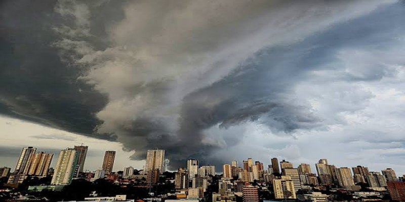 TORÓ: Sábado (25) tem tempo de chuva e céu nublado em toda Rondônia